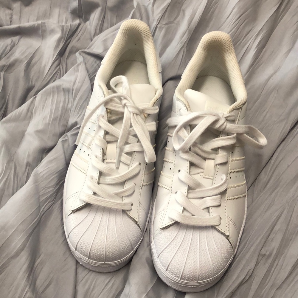 White adidas superstars